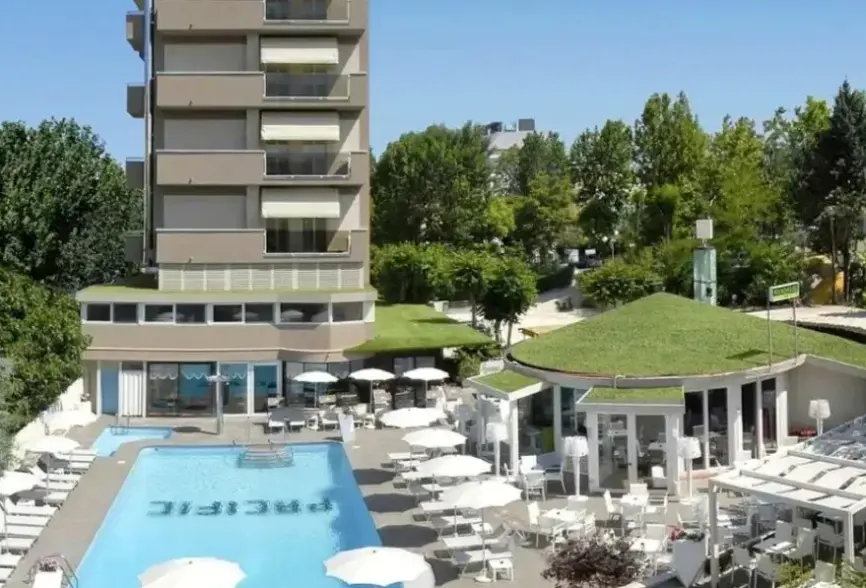 Hotel Pacific
