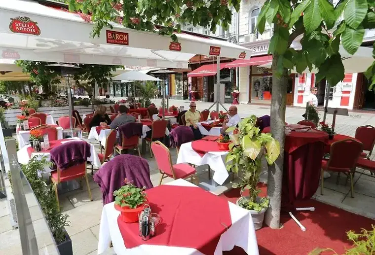 Restauracja i jedzenie w hotelu Palacky