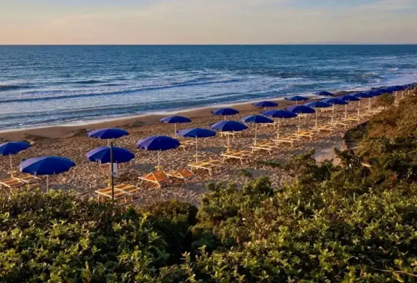 Plaża przy hotelu Park Hotel I Lecci