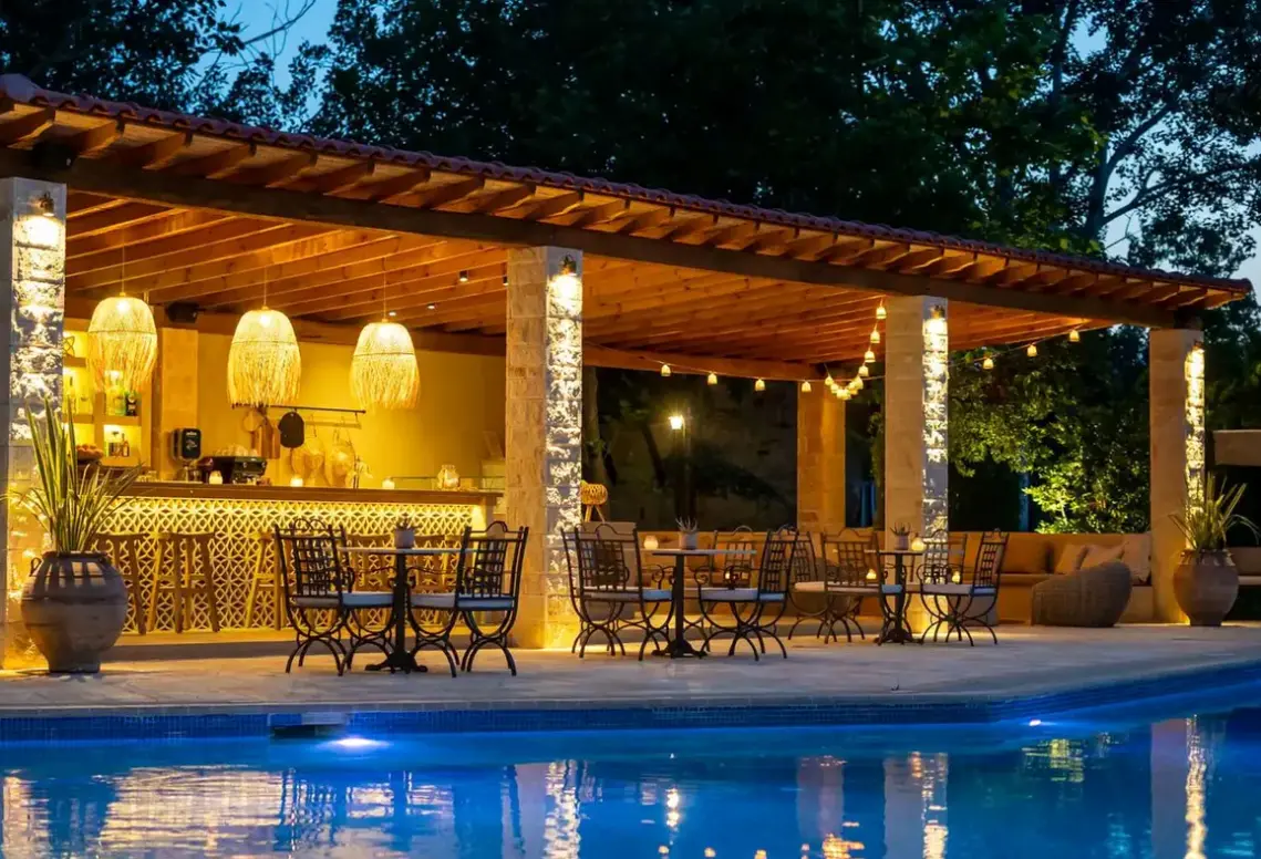 Restauracja i jedzenie w hotelu Petrino Suites