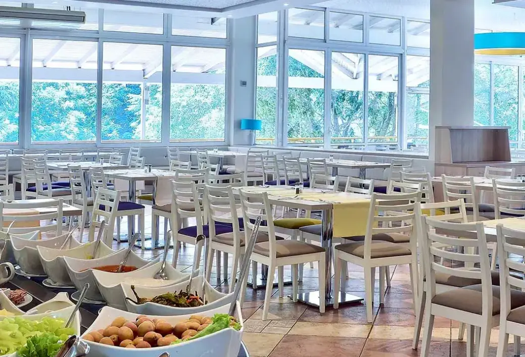 Restauracja i jedzenie w hotelu Primasol Ralitsa Aqua Club