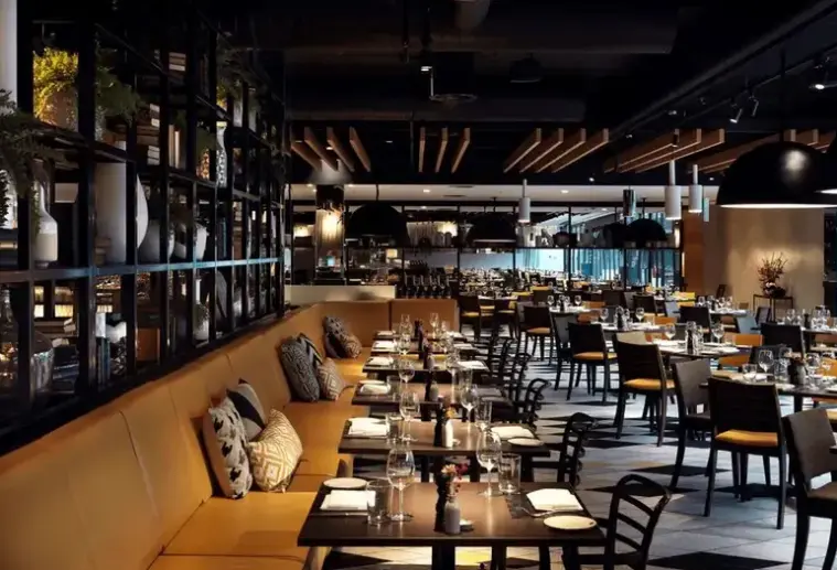Restauracja i jedzenie w hotelu QT Canberra (ex. Rydges Lakeside Canberra)