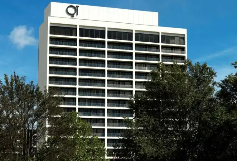 Hotel QT Canberra (ex. Rydges Lakeside Canberra)