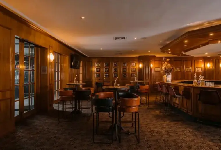 Lobby hotelu QT Canberra (ex. Rydges Lakeside Canberra)