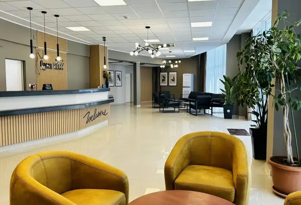 Lobby hotelu Queen Nelly