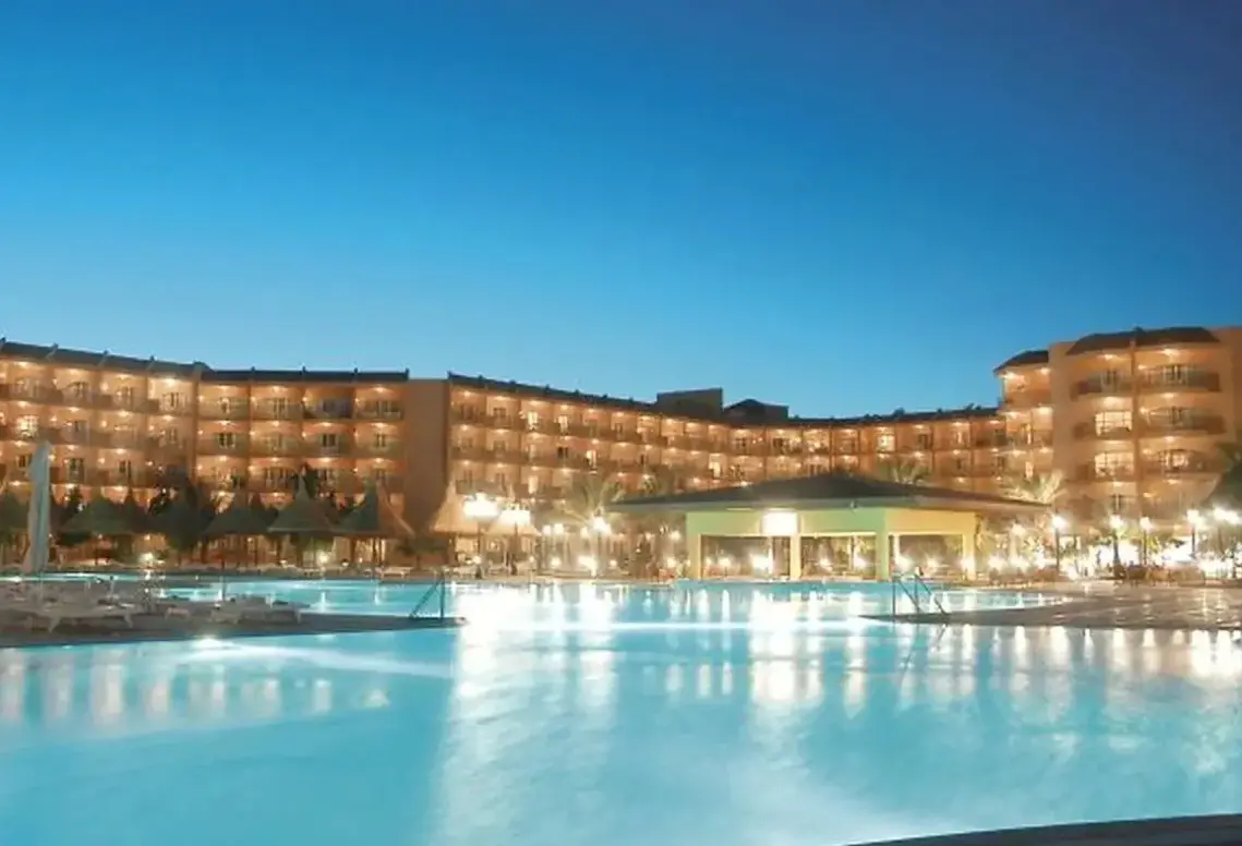 Basen w hotelu Red Sea Siva Grand Beach