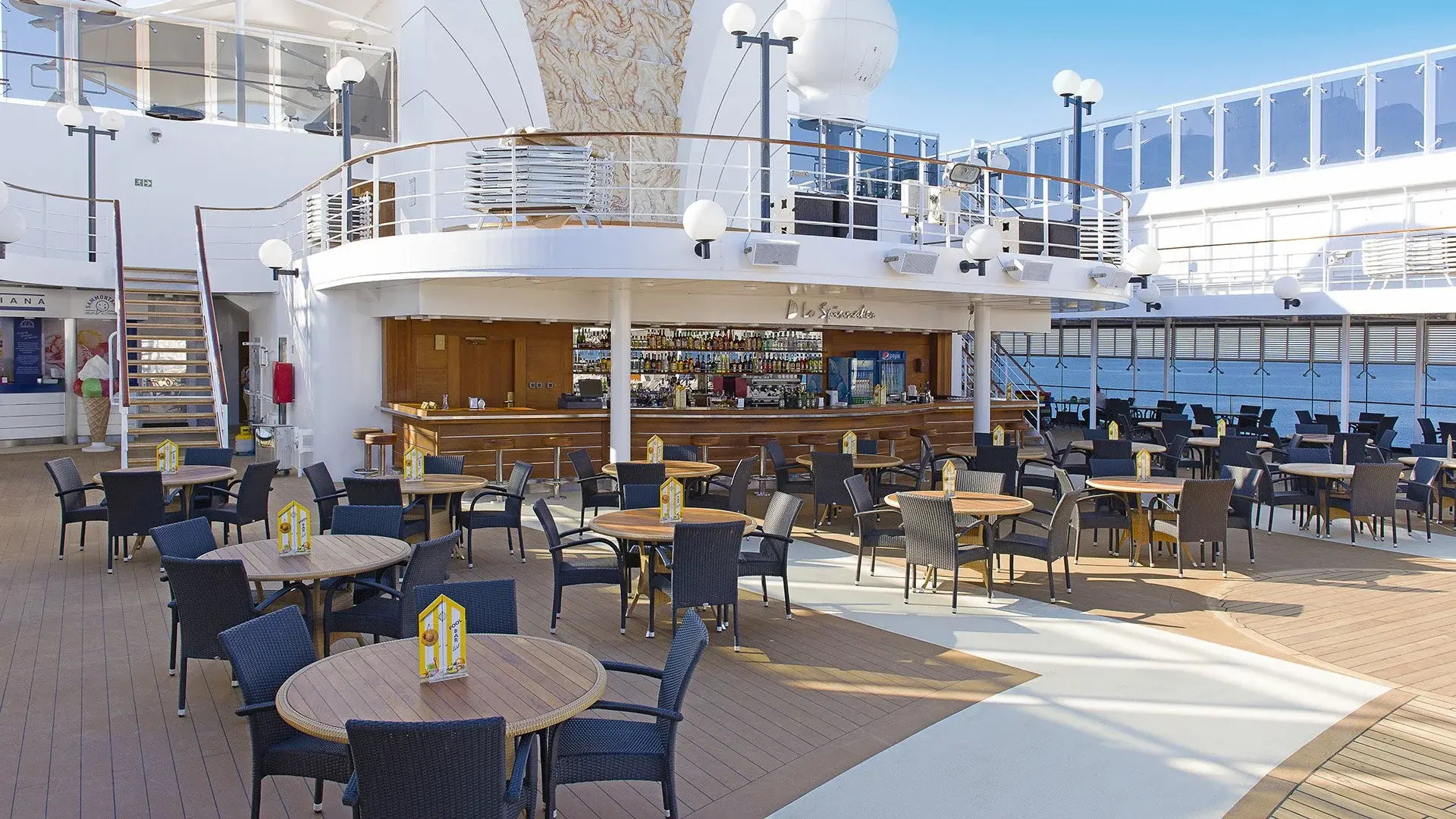 Restauracja i jedzenie w hotelu Rejs Dominikana, Barbados, Martynika, Gwadelupa i Brytyjskie Wyspy Dziewicze z La Romana - Msc Opera