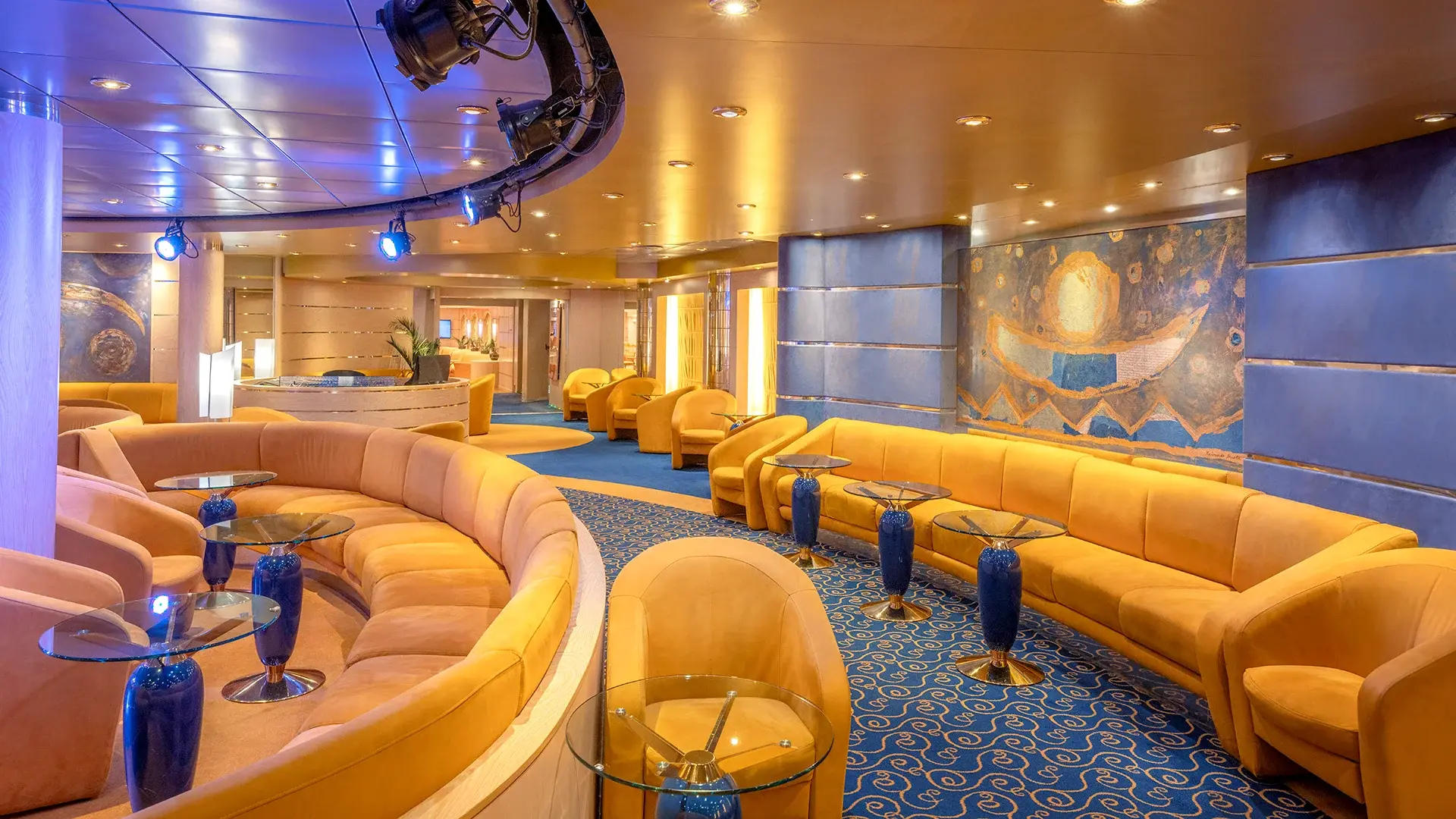 Lobby hotelu Rejs Grecja, Cypr, Egipt i Chorwacja z Wenecji – Msc Lirica