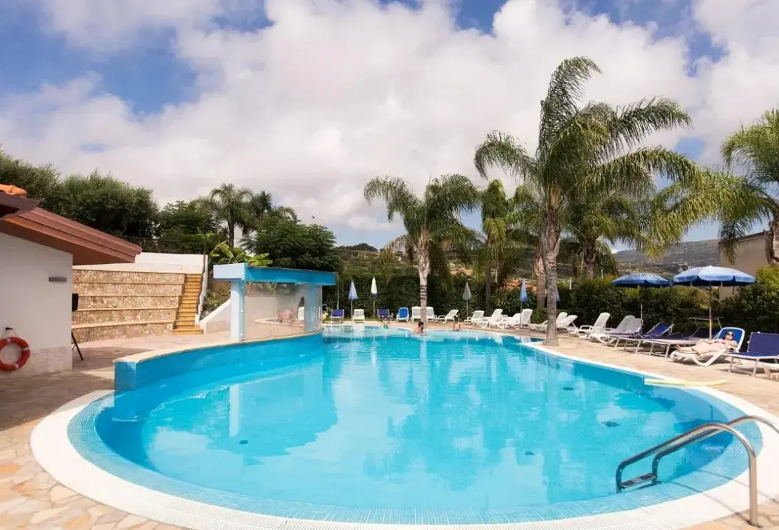 Hotel Residence La Taverna w Włochy (Kalabria) - oferta last minute