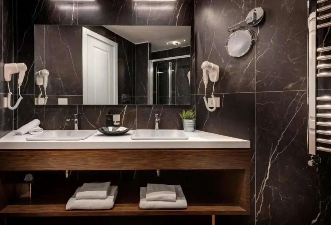 Łazienka w pokoju hotelu Rome Art