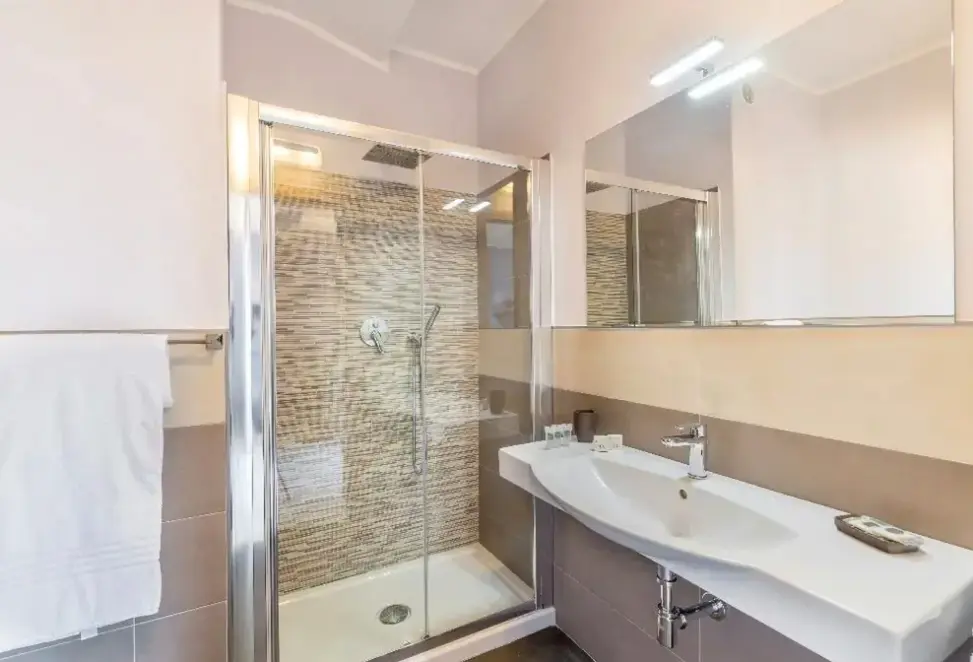 Łazienka w pokoju hotelu Rosa dei Venti (Castelsardo)