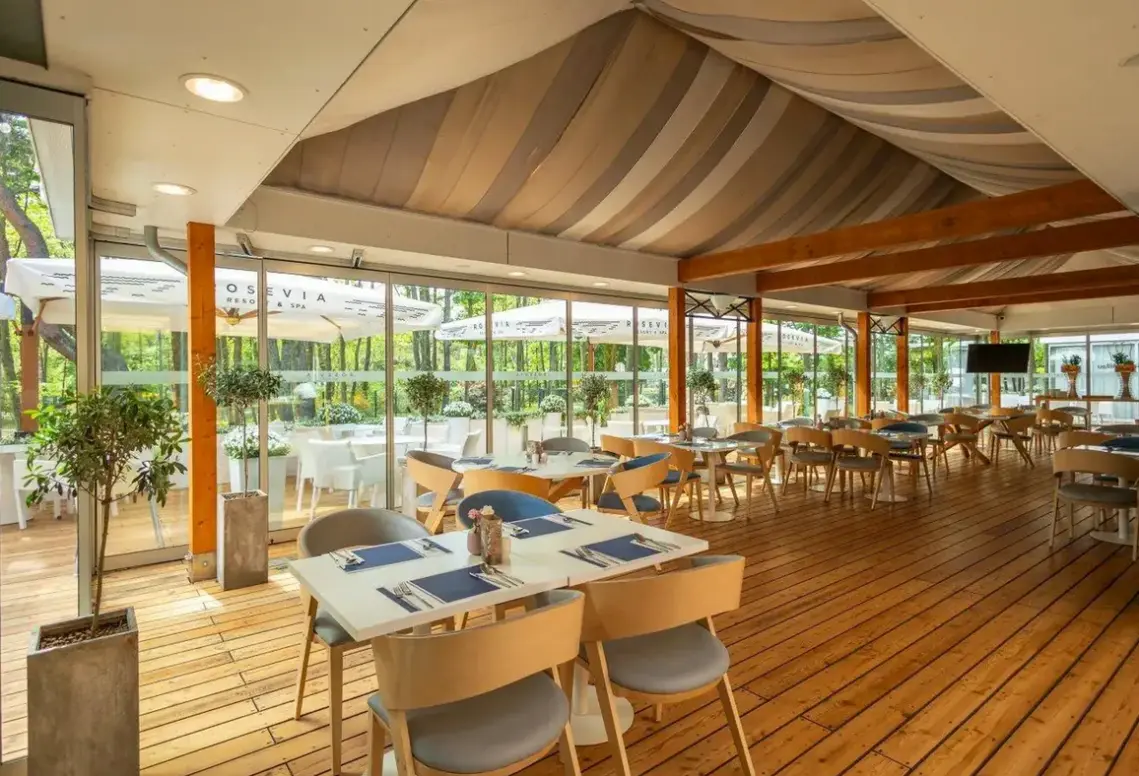 Restauracja i jedzenie w hotelu Rosevia Resort & SPA