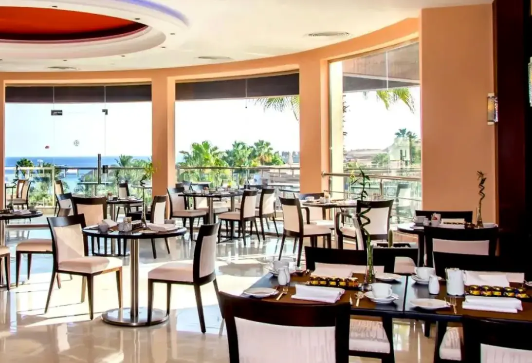 Restauracja i jedzenie w hotelu Royal Savoy (Sharm El Sheikh)