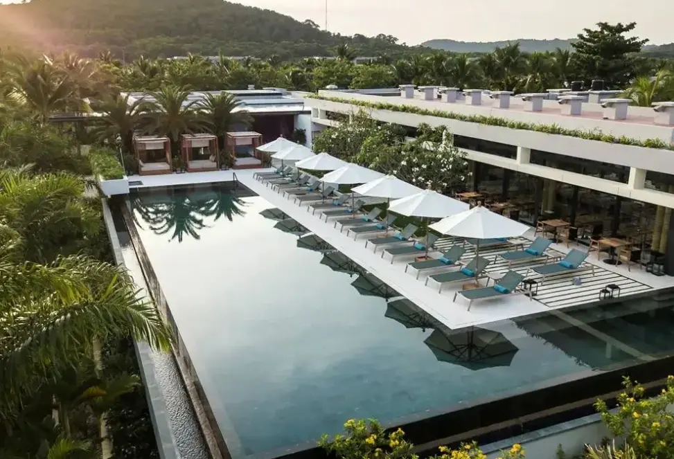 Basen w hotelu Sailing Club Signature Resort Phu Quoc