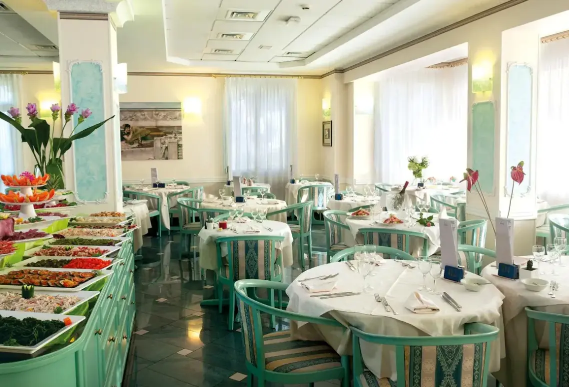 Restauracja i jedzenie w hotelu Salus (Lido di Jesolo)