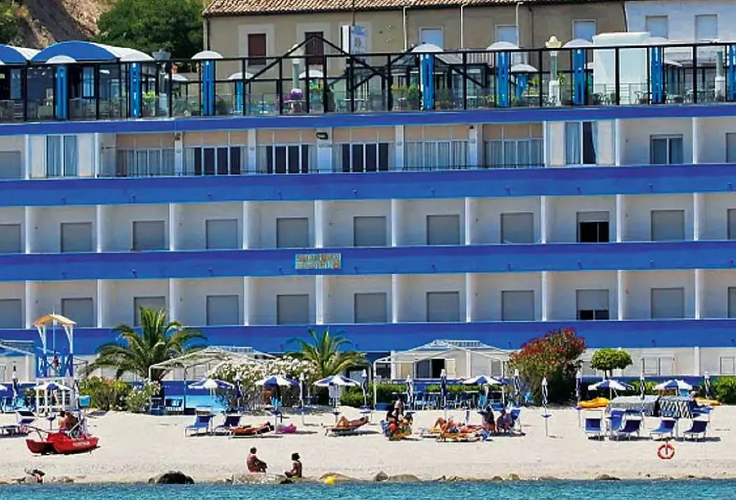 Plaża przy hotelu San Domenico (Soverato)
