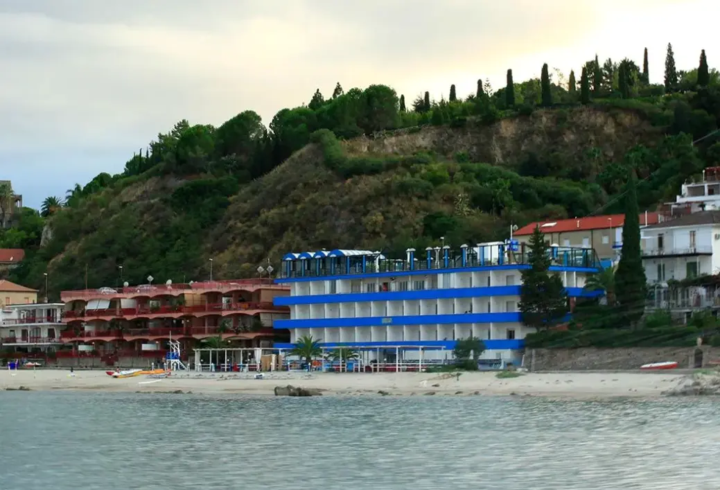 Plaża przy hotelu San Domenico (Soverato)