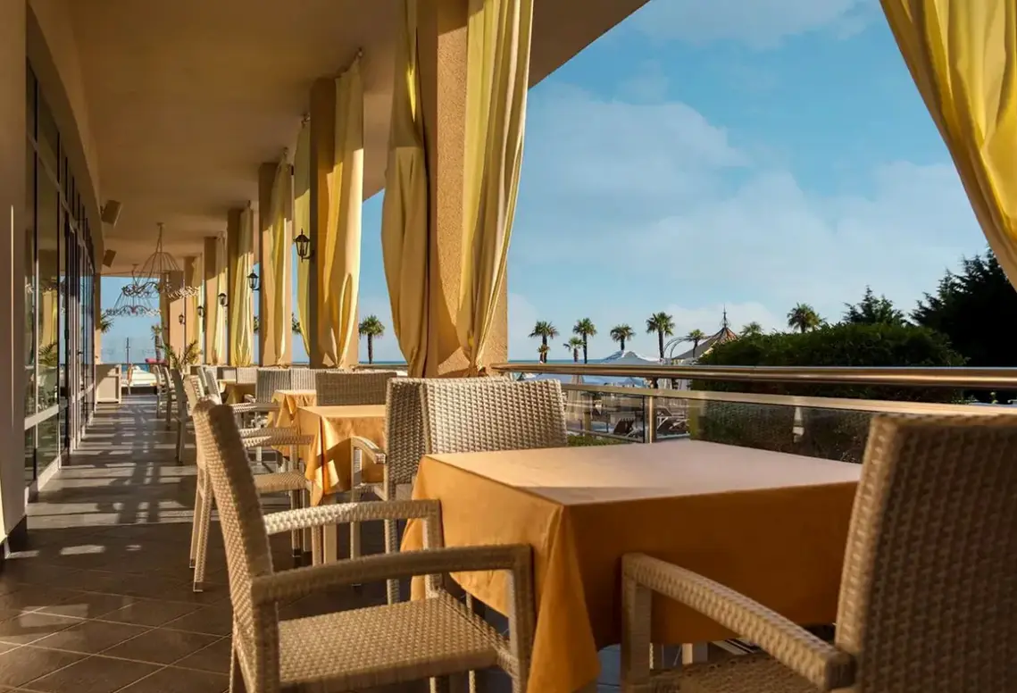 Restauracja i jedzenie w hotelu Sandy Bay (ex. Mpm Zornitsa Sands)