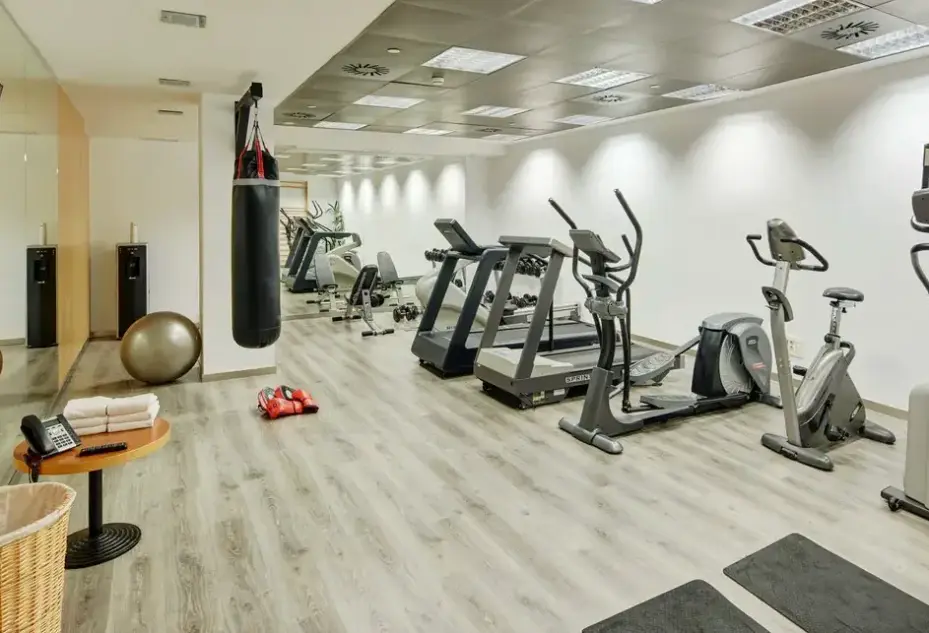Siłownia w hotelu Sercotel Caspe