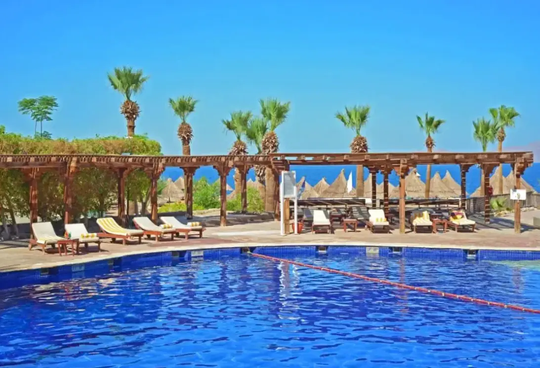 Basen w hotelu Sheraton Sharm Resort Villas & Spa