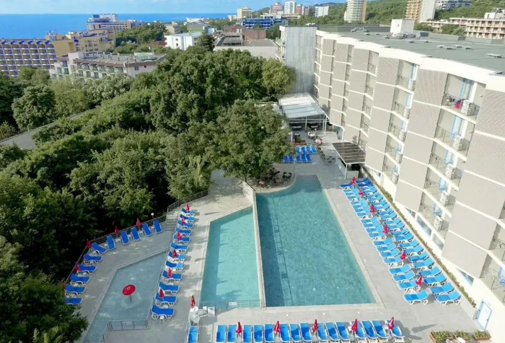 Basen w hotelu Slavey