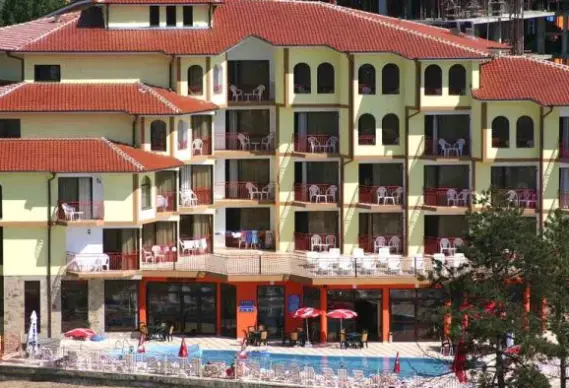 Basen w hotelu Smolyan