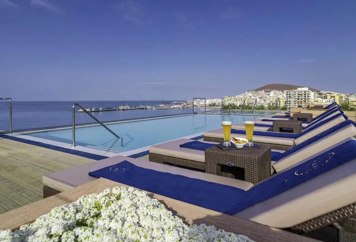 Basen w hotelu Spring Arona Gran