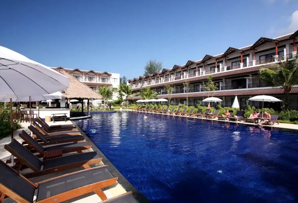 Basen w hotelu Sunprime Kamala Beach (Phuket)