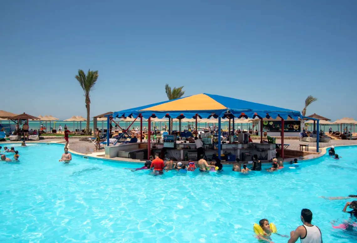 Basen w hotelu Sunrise Serano Aqua Park Resort (ex. Riviera Aqua Park)