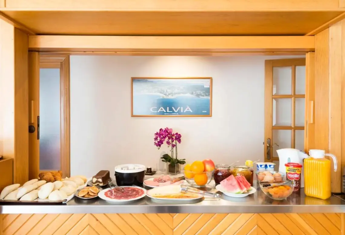 Restauracja i jedzenie w hotelu Sutimar Residencia