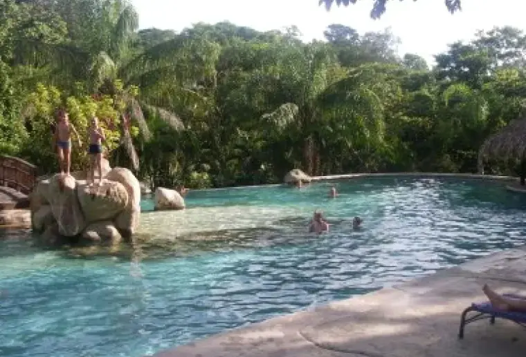 Basen w hotelu Tamarindo Diria Beach Resort