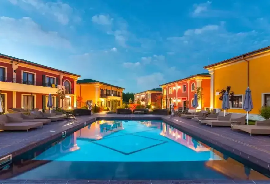 Basen w hotelu Therma Eco Village