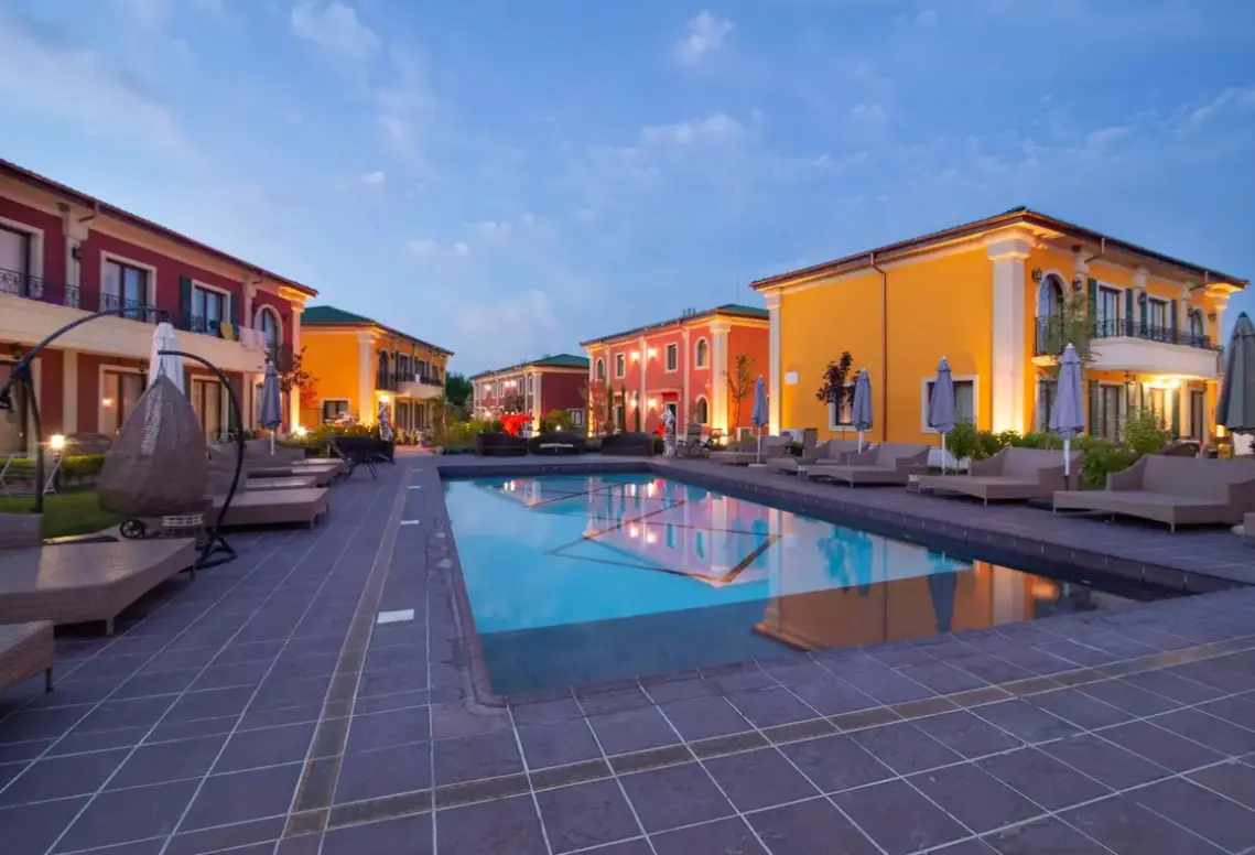 Basen w hotelu Therma Eco Village