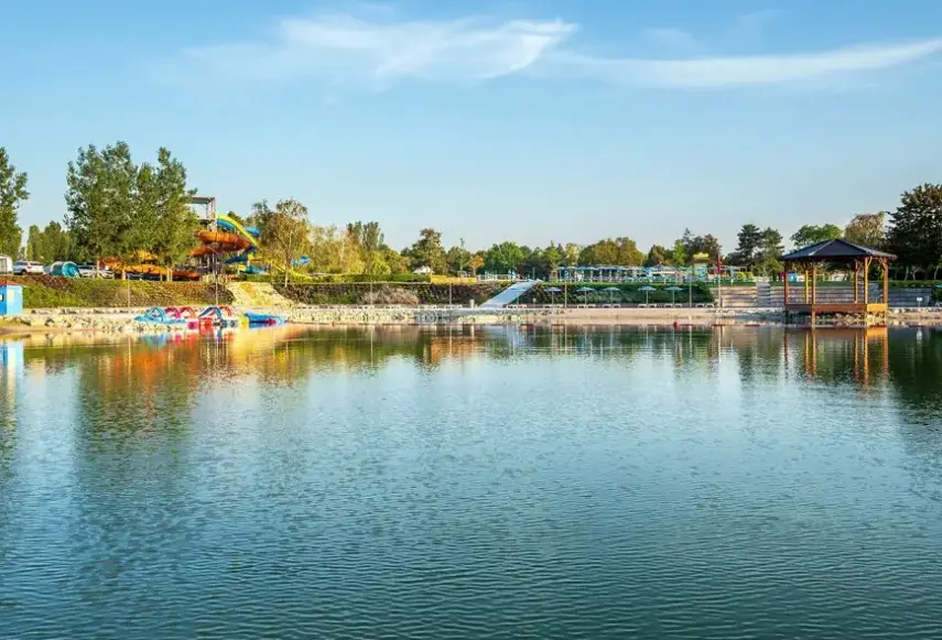 Basen w hotelu Thermalpark (Dunajska Streda)