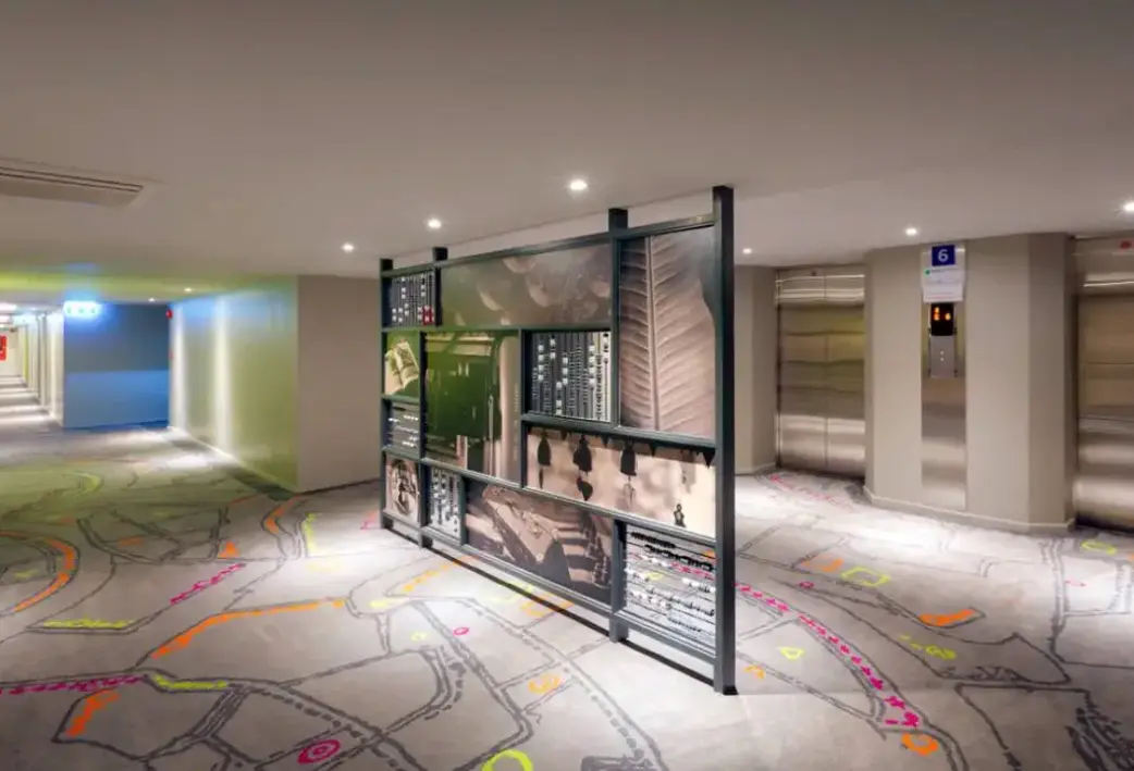 Lobby hotelu Tinidee