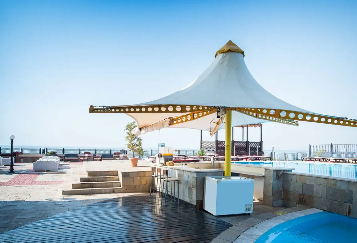 Basen w hotelu Tiva del Mar (ex. Caesar Palace Beach)