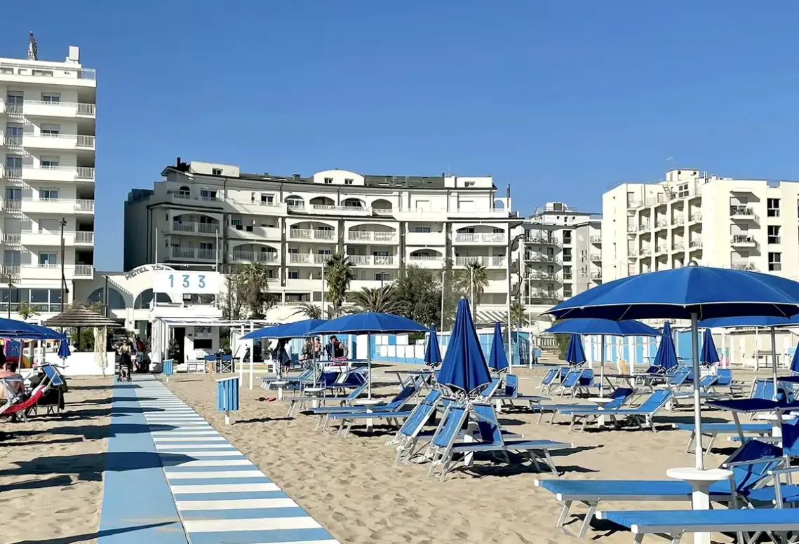 Plaża przy hotelu Touring (Rimini)