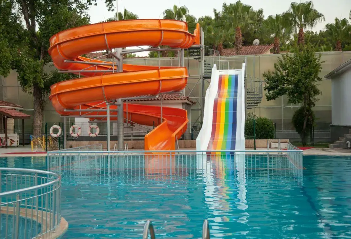 Basen w hotelu Transatlantik Beach (ex Asdem Beach)