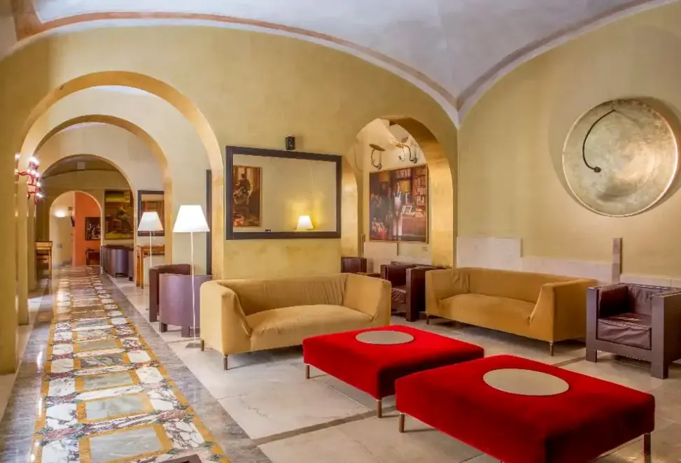 Lobby hotelu Una Empire Roma