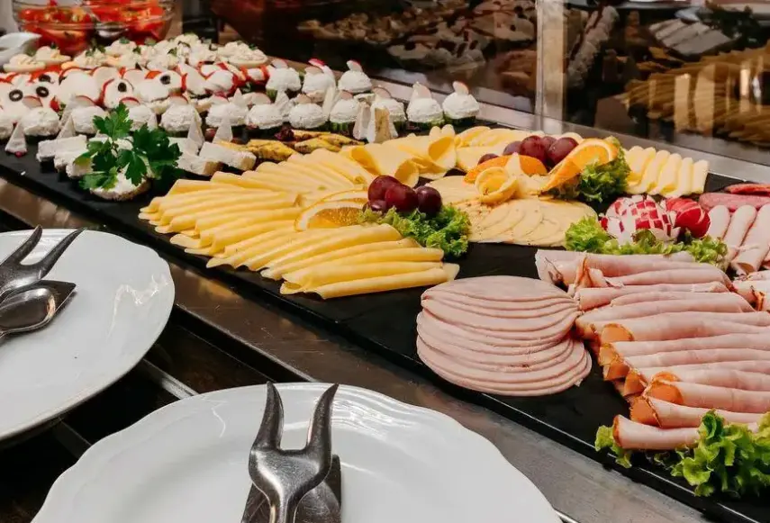 Restauracja i jedzenie w hotelu Uroczysko