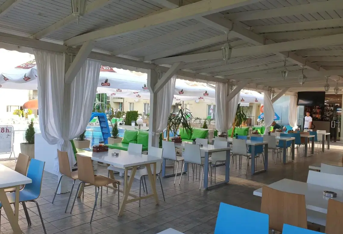 Restauracja i jedzenie w hotelu Vechna R