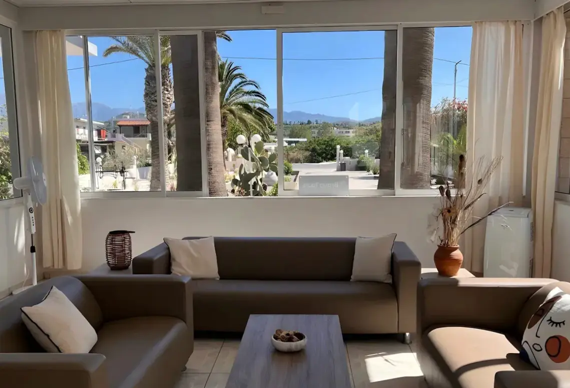 Widok z hotelu Venus Beach (Gerani)