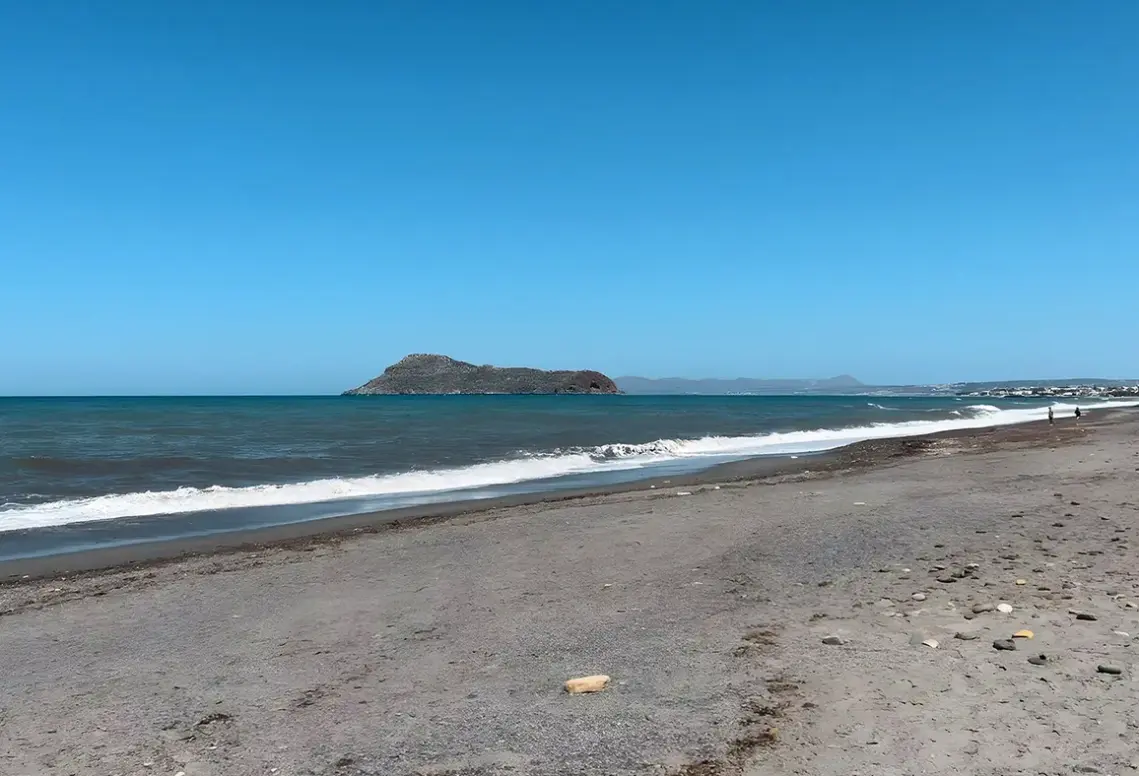 Plaża przy hotelu Venus Beach (Gerani)