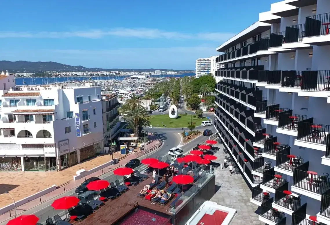 Widok z hotelu Vibra District (ex. Hotel Vibra Piscis)