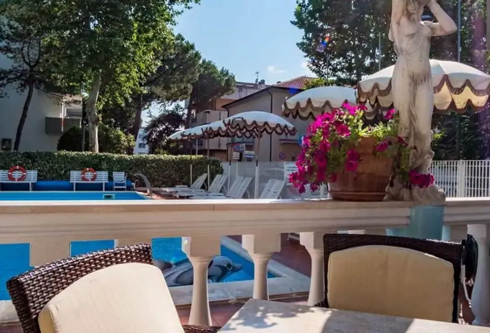 Basen w hotelu Villa Dei Fiori