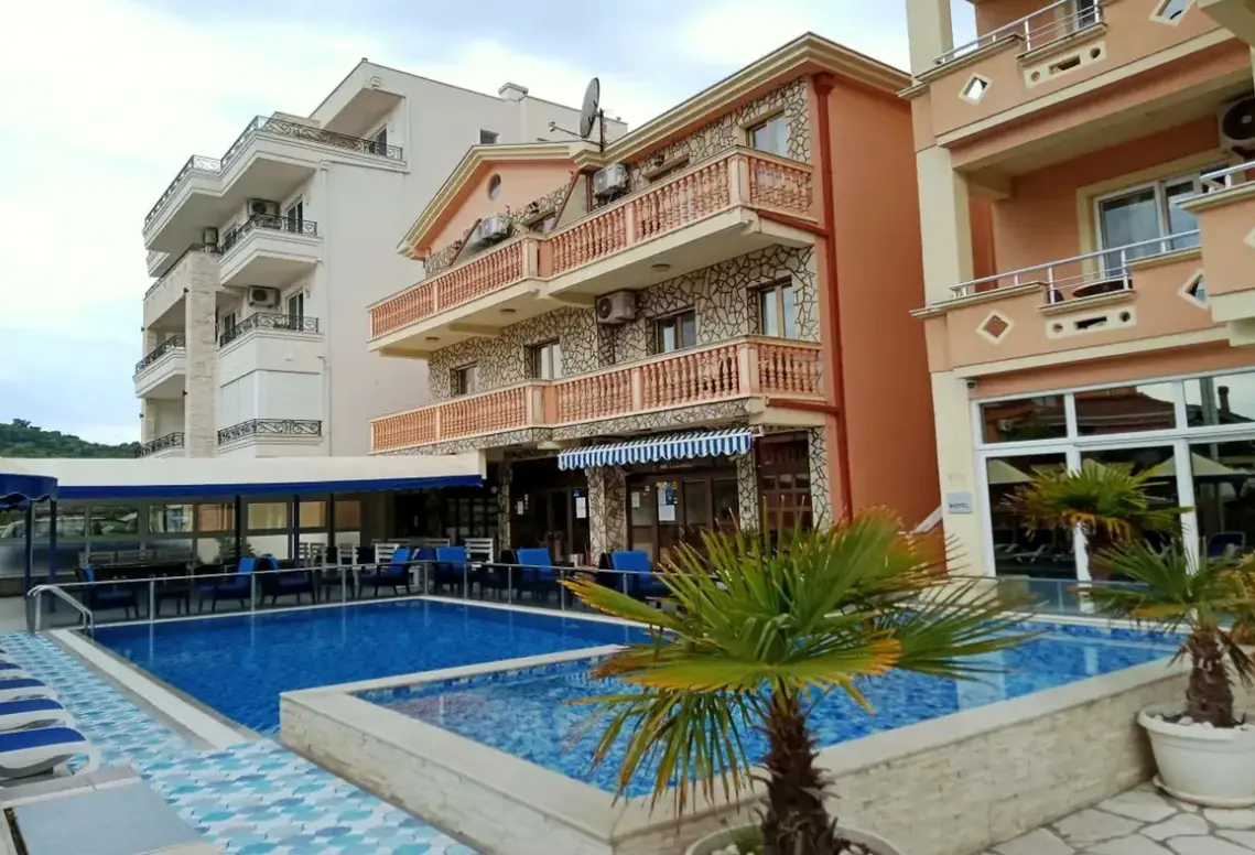 Basen w hotelu Villa Primafila