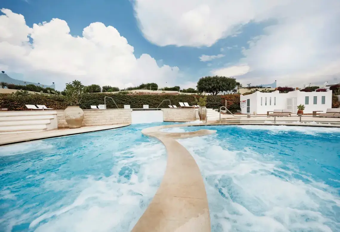 Basen w hotelu Voi Marsa Sicla Essentia