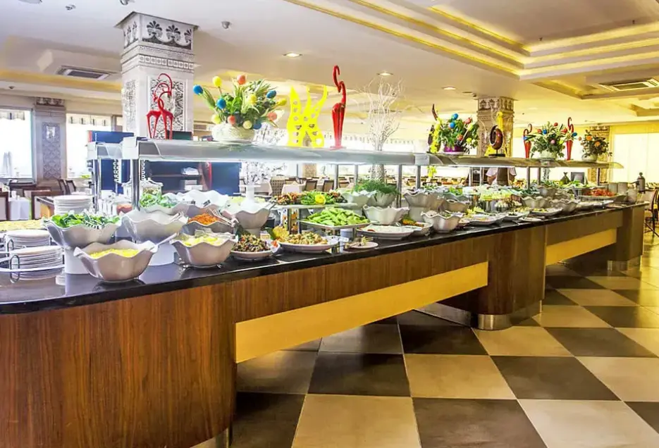 Restauracja i jedzenie w hotelu White Gold