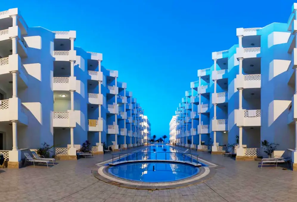 Basen w hotelu White Valley Palace (ex. Emerald Beach & Resort)