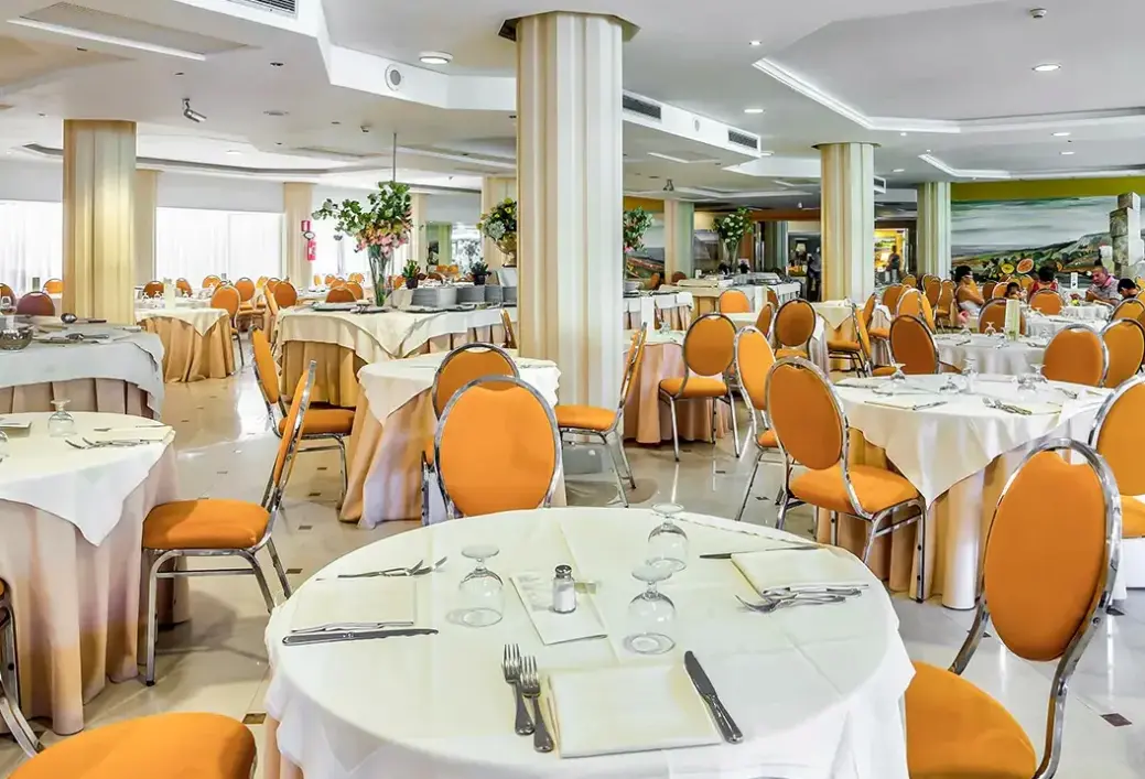 Restauracja i jedzenie w hotelu Acacia Resort